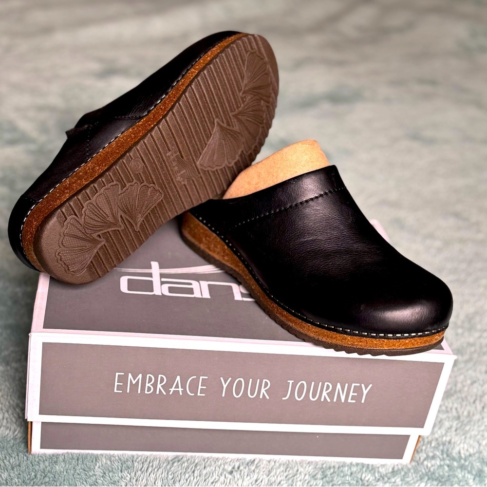 Dansko Mariella NWT 39 Black